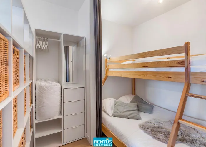 Sandy View - Spacious Flat Near The *